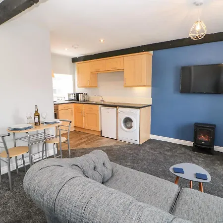 Apartment 3 Kings Mews *